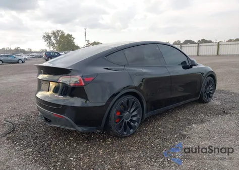 2022 Tesla Model Y Performance Dual Motor All-Wheel Drive z USA, uszkodzony, nr VIN 7SAYGDEF3NF531515